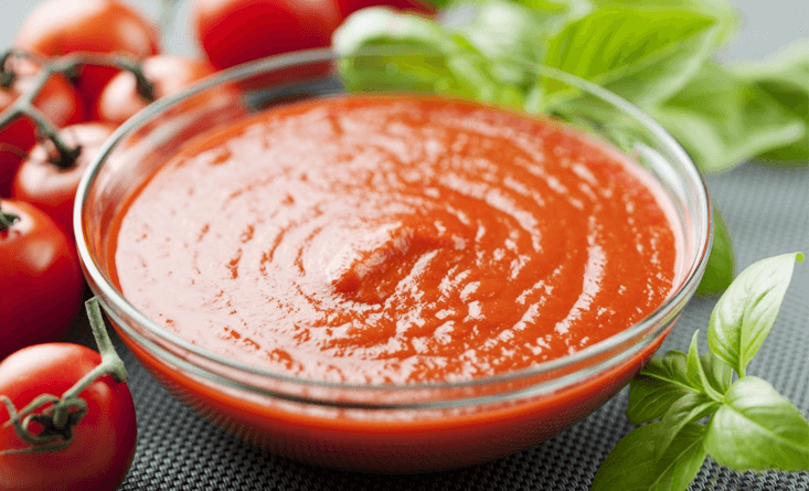 Canned tomato paste